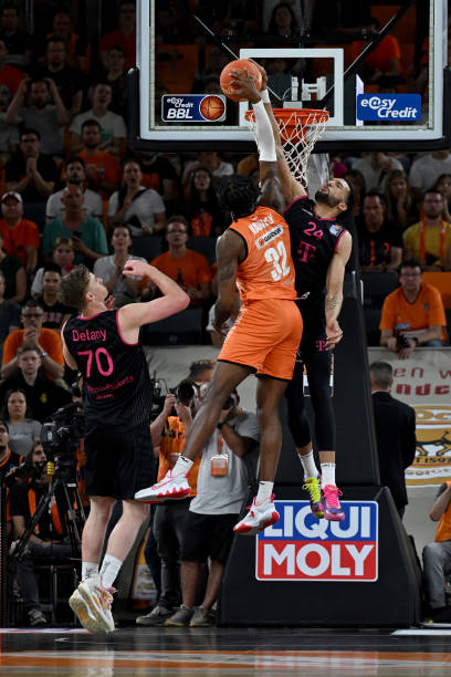 来分担进攻 来分担进攻