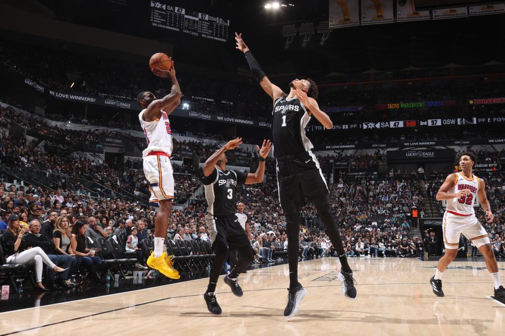 而在这背后 而在这背后